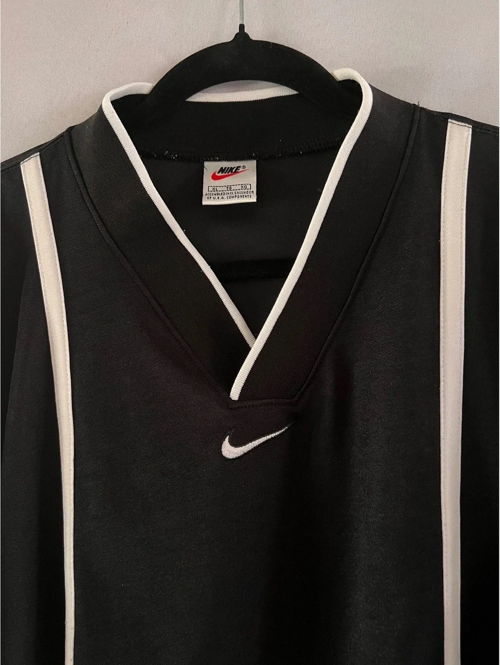 90s Vintage Nike Black Short Sleeve V-Neck Sports Shirt XL